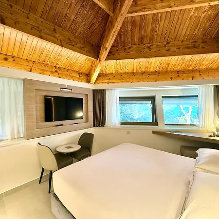 La Bussola Beach Hotel