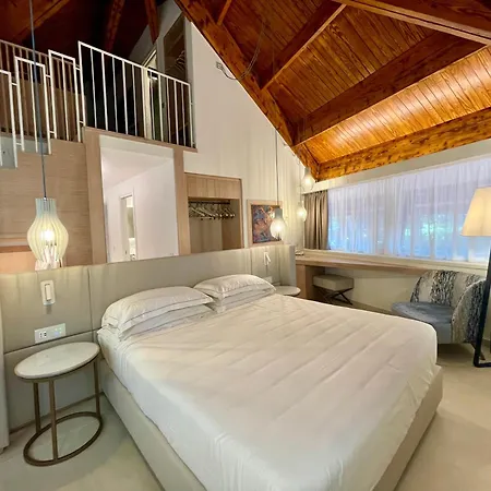 La Bussola Отель